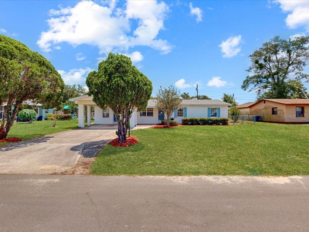 413 5th St., Dundee, FL 33838