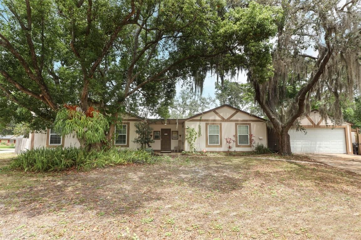 1405 Paula Dr., Apopka, FL 32703