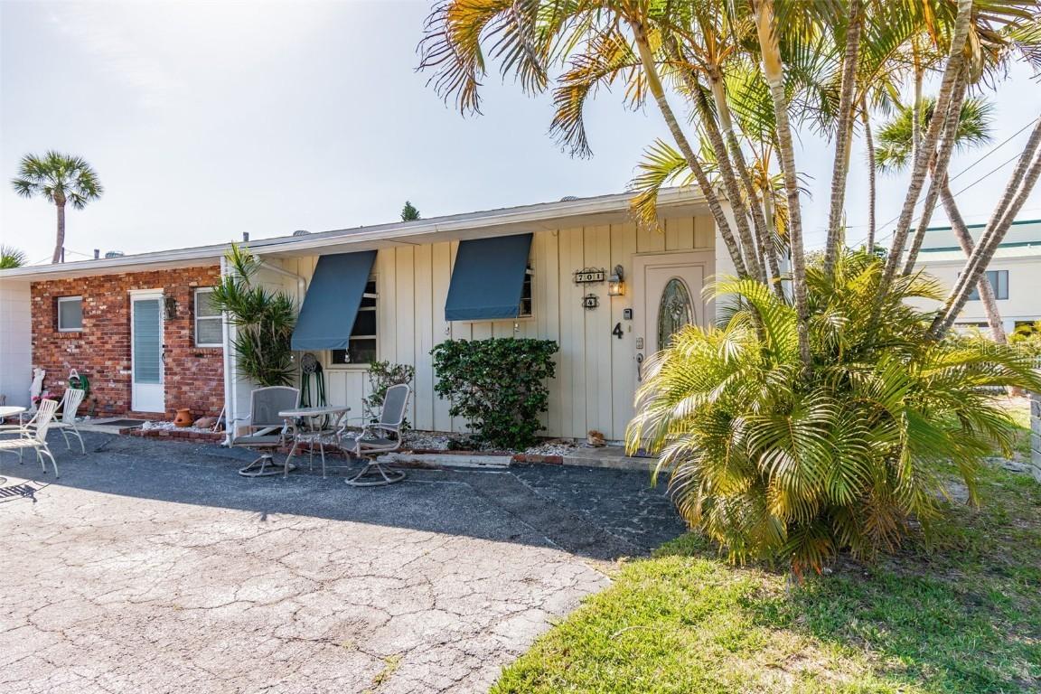 701 Saint Judes Dr. #4, Longboat Key, FL 34228