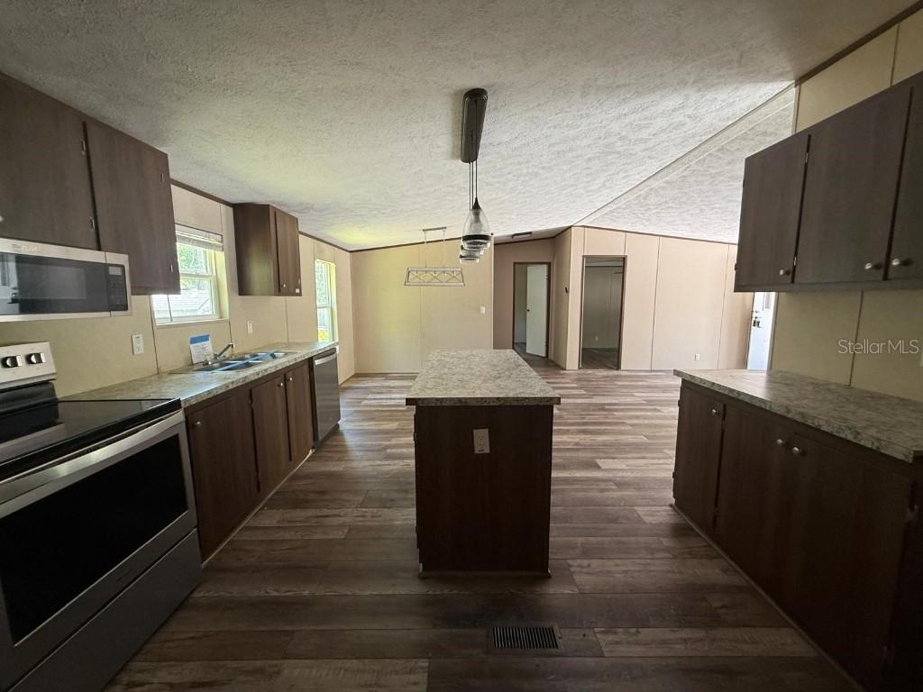 56048 Blue Creek Rd., Astor, FL 32102