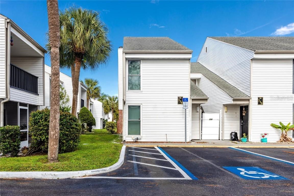 738 Haven Pl., Tarpon Springs, FL 34689