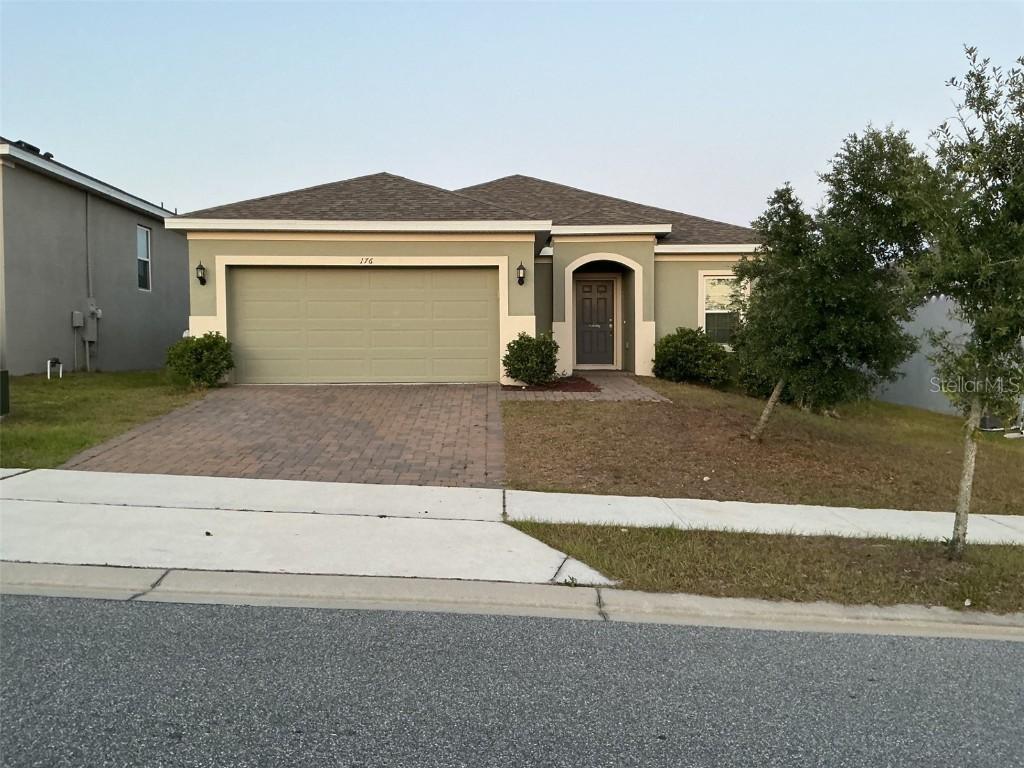 176 Jensen Dr., Groveland, FL 34736
