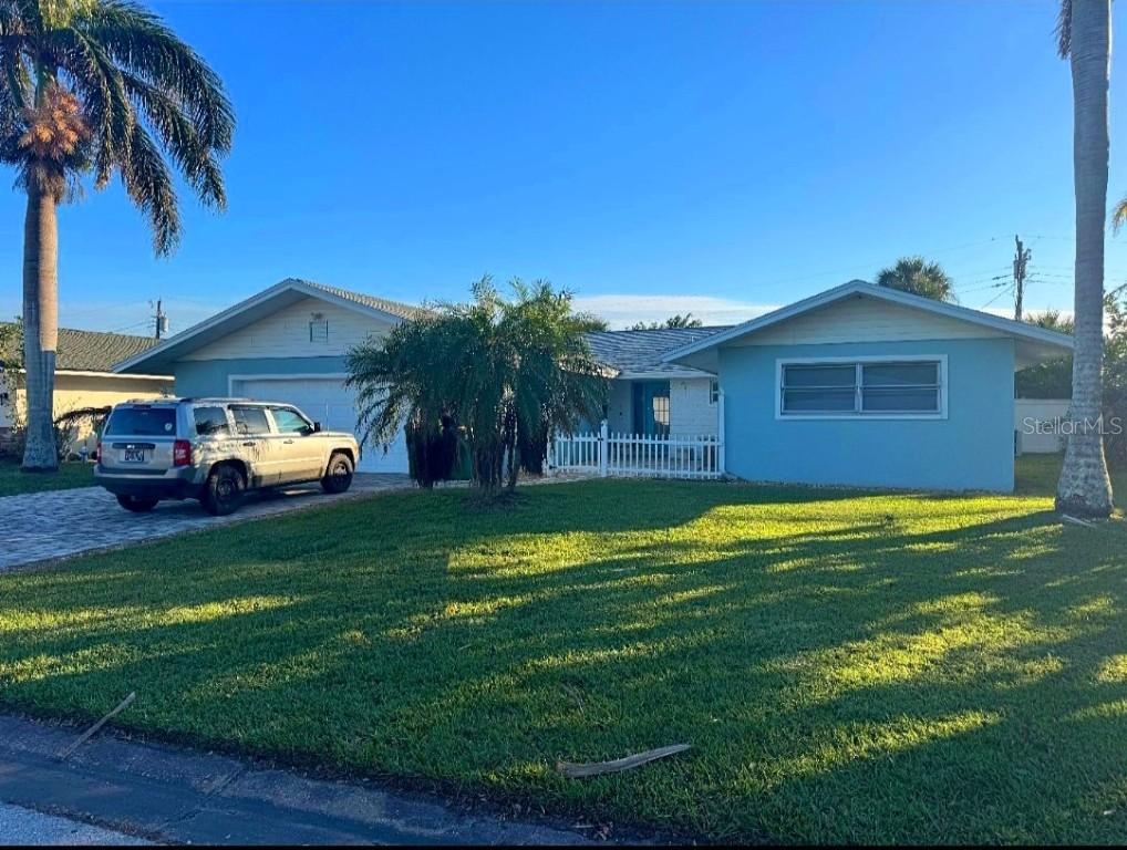 333 W Osceola Ln., Cocoa Beach, FL 32931