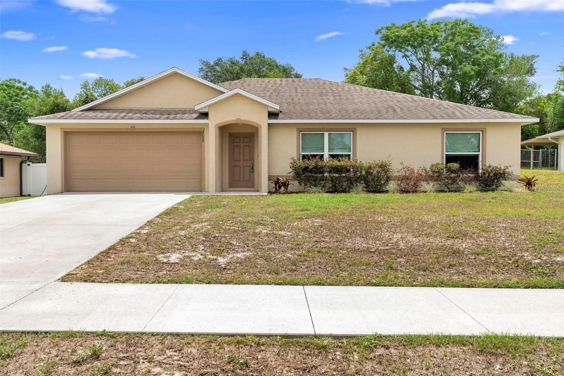2104 E Parkton Dr., Deltona, FL 32725