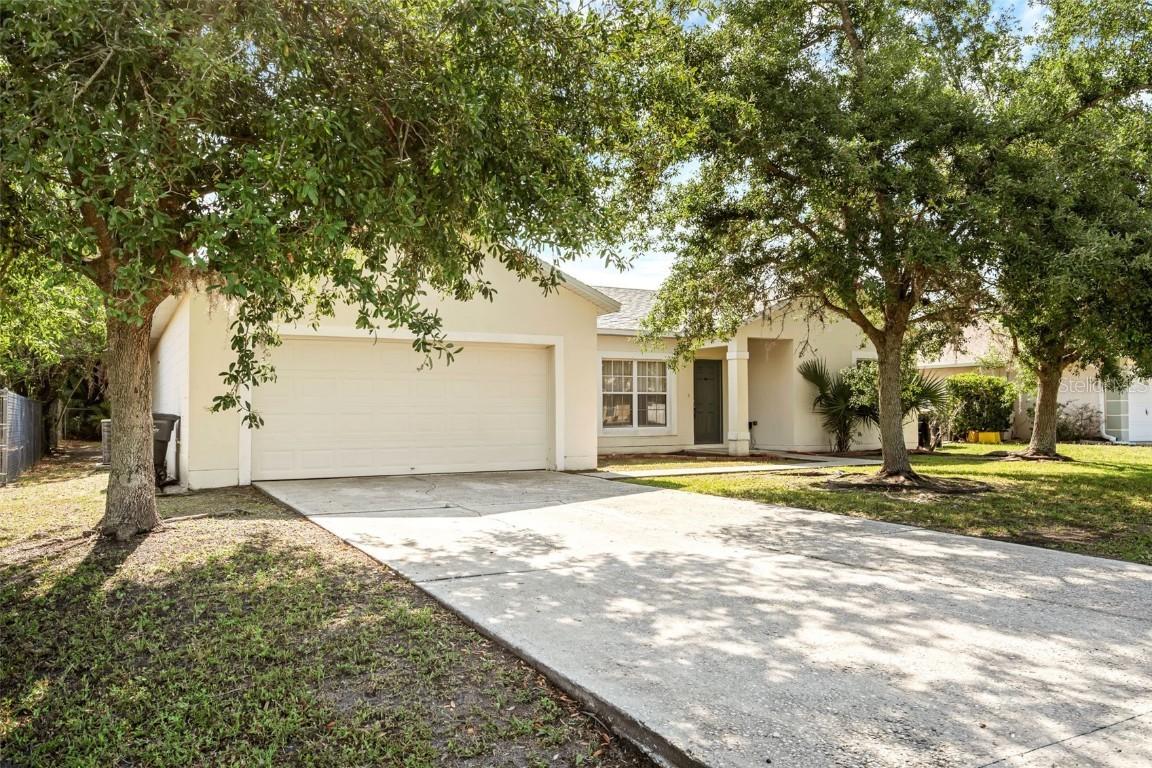 672 Reindeer Dr., Kissimmee, FL 34759