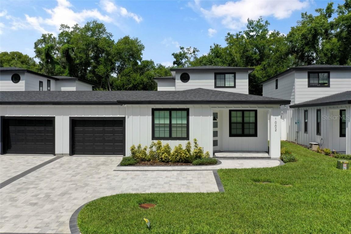 1002 Farmstead St., Eustis, FL 32736