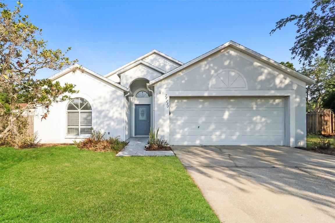 24237 Rolling View Ct., Lutz, FL 33559