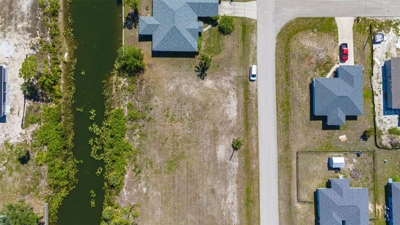 1016 NE 44th Ln., Cape Coral, FL 33909