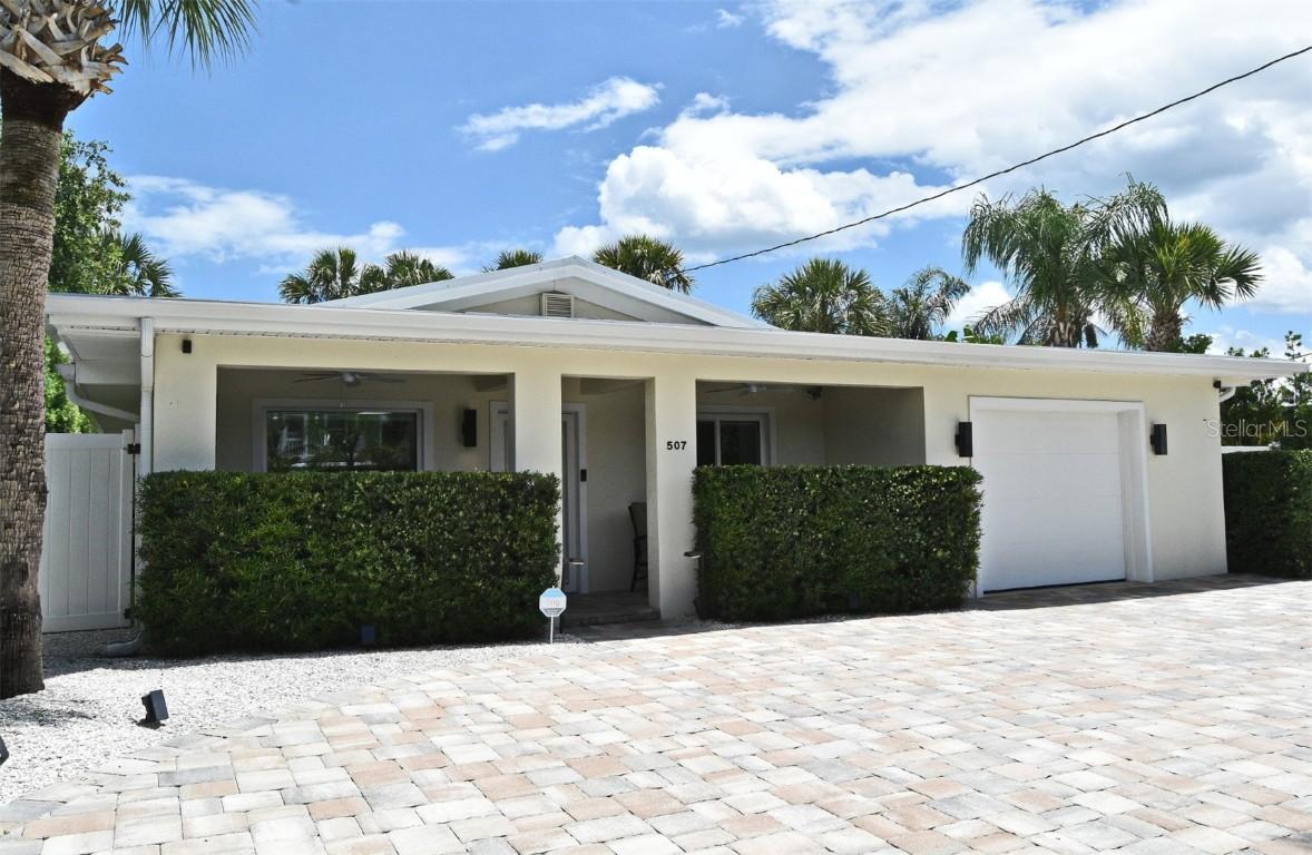 507 N Peninsula Ave., New Smyrna Beach, FL 32169