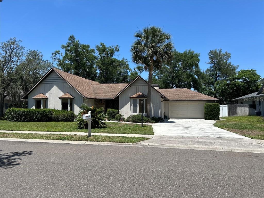 777 Coach Light Dr., Fern Park, FL 32730
