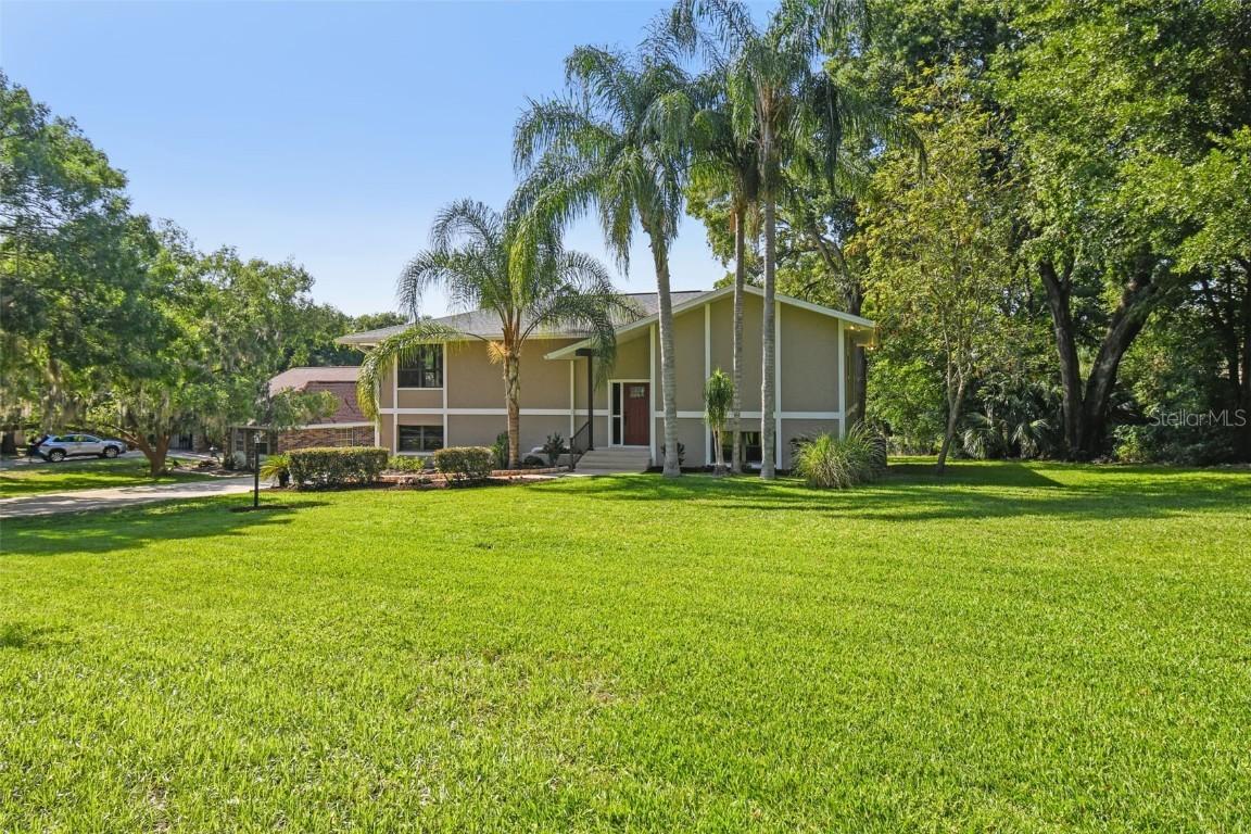 33925 Highland Rd., Leesburg, FL 34788