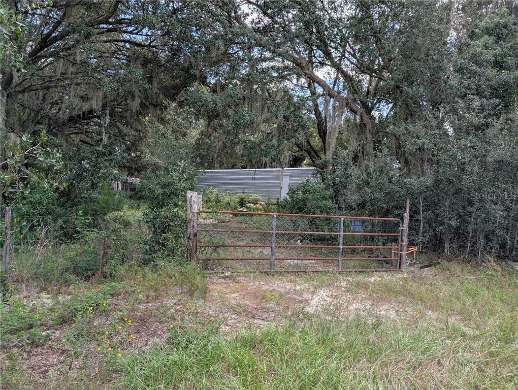 109 Rhododendron Ln., Interlachen, FL 32148