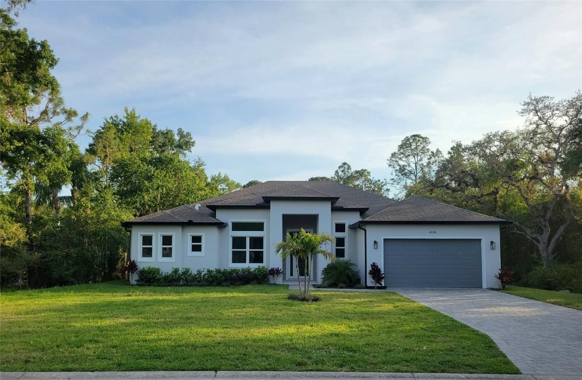 4528 Yorkshire Ln., Kissimmee, FL 34758