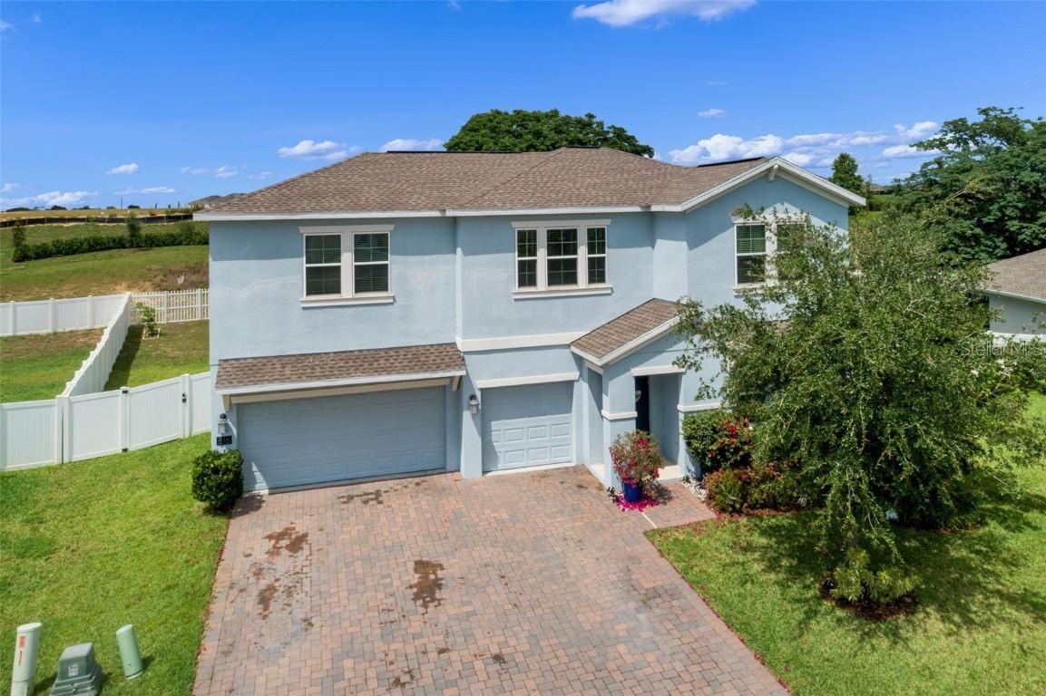 816 Carmillion Ct., Groveland, FL 34736