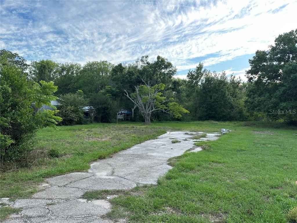 322 1st Ave., Groveland, FL 34736