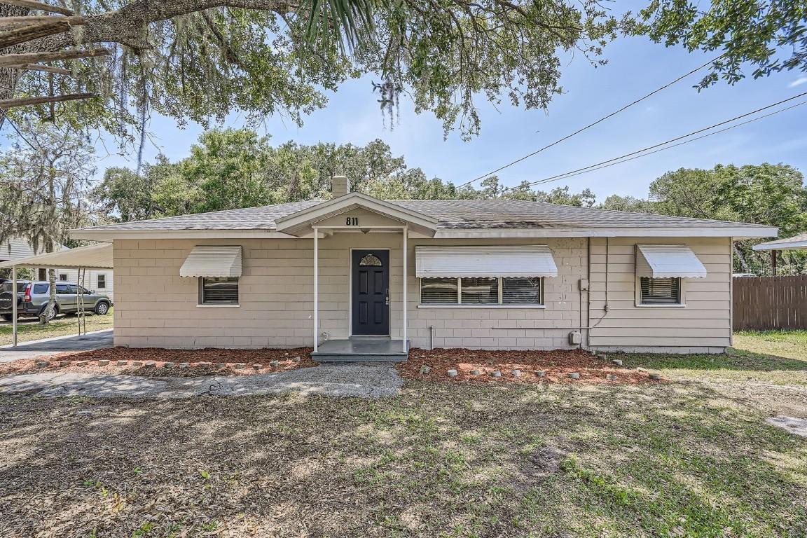 811 S Lone Oak Dr., Leesburg, FL 34748