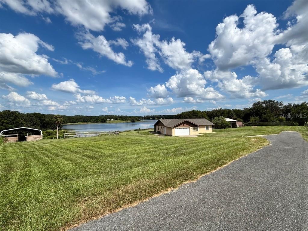 16386 SE 156th Place Rd., Weirsdale, FL 32195