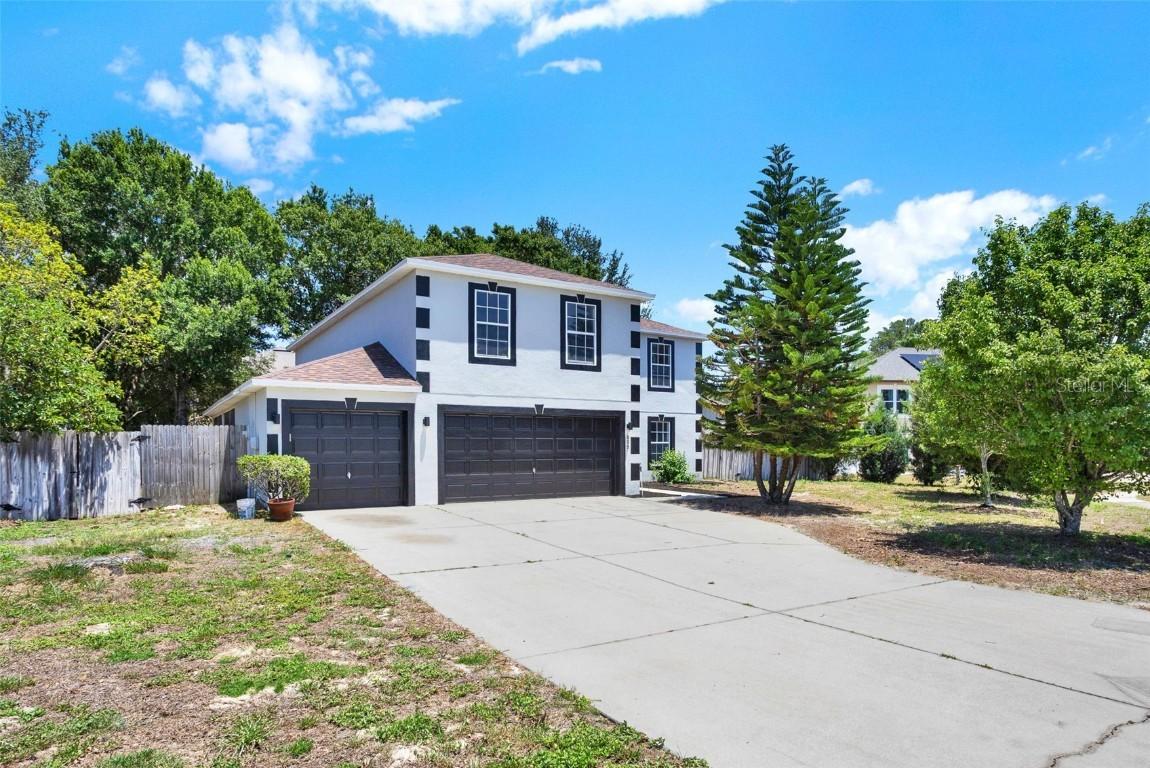 809 Deer Glen Ct., Fruitland Park, FL 34731