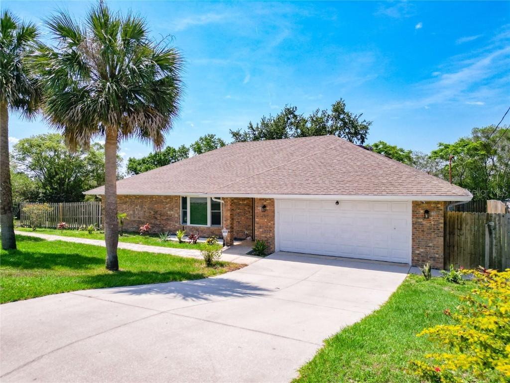1233 Gladstone Dr., Deltona, FL 32725