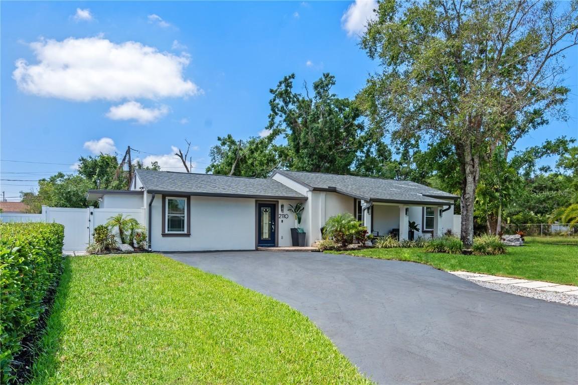 2110 W Farwell Dr., Tampa, FL 33603