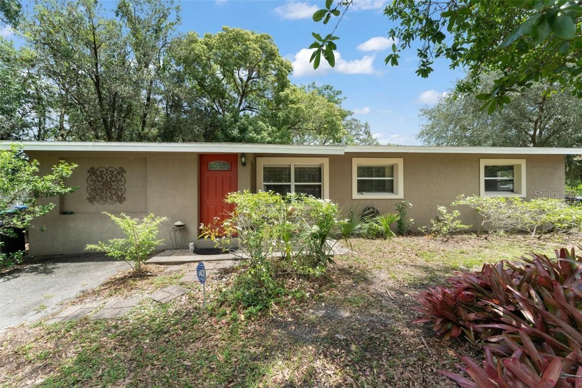 17 S Aurora Dr., Apopka, FL 32703