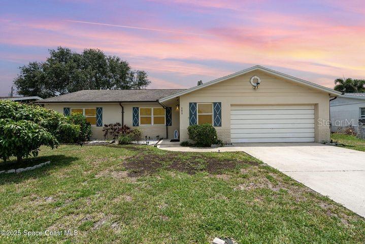 285 Hickory Ave., Merritt Island, FL 32953