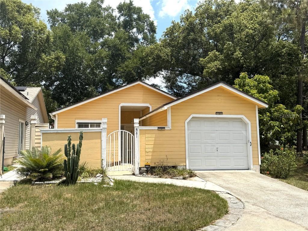 561 Portland Cir., Apopka, FL 32703