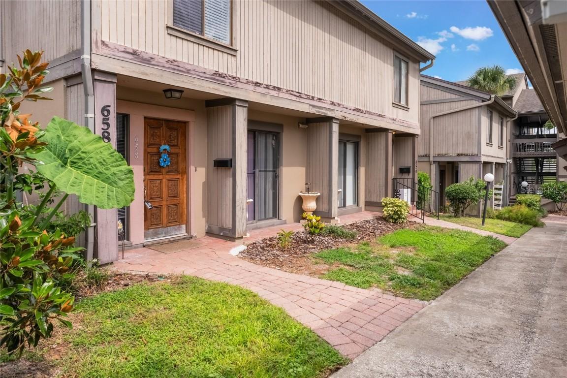 658 Lake Villas Dr., Altamonte Springs, FL 32701