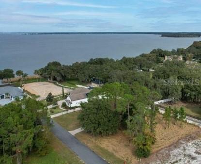 801 Oaks Shores Rd., Leesburg, FL 34748