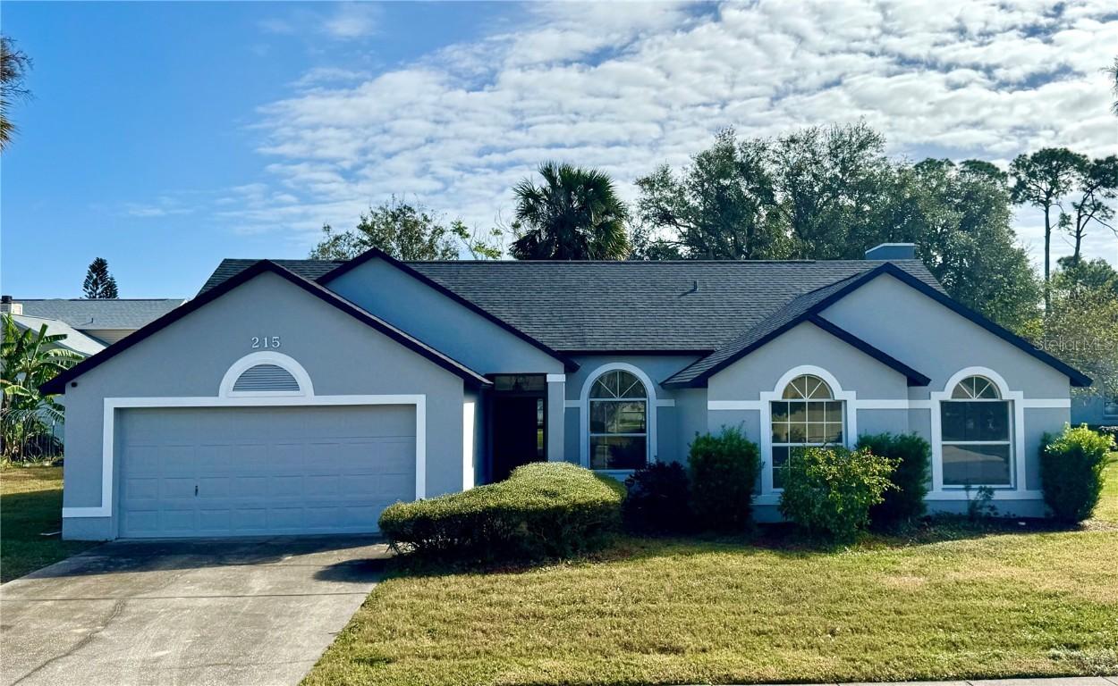 215 Hollowbrook Cir., Daytona Beach, FL 32114