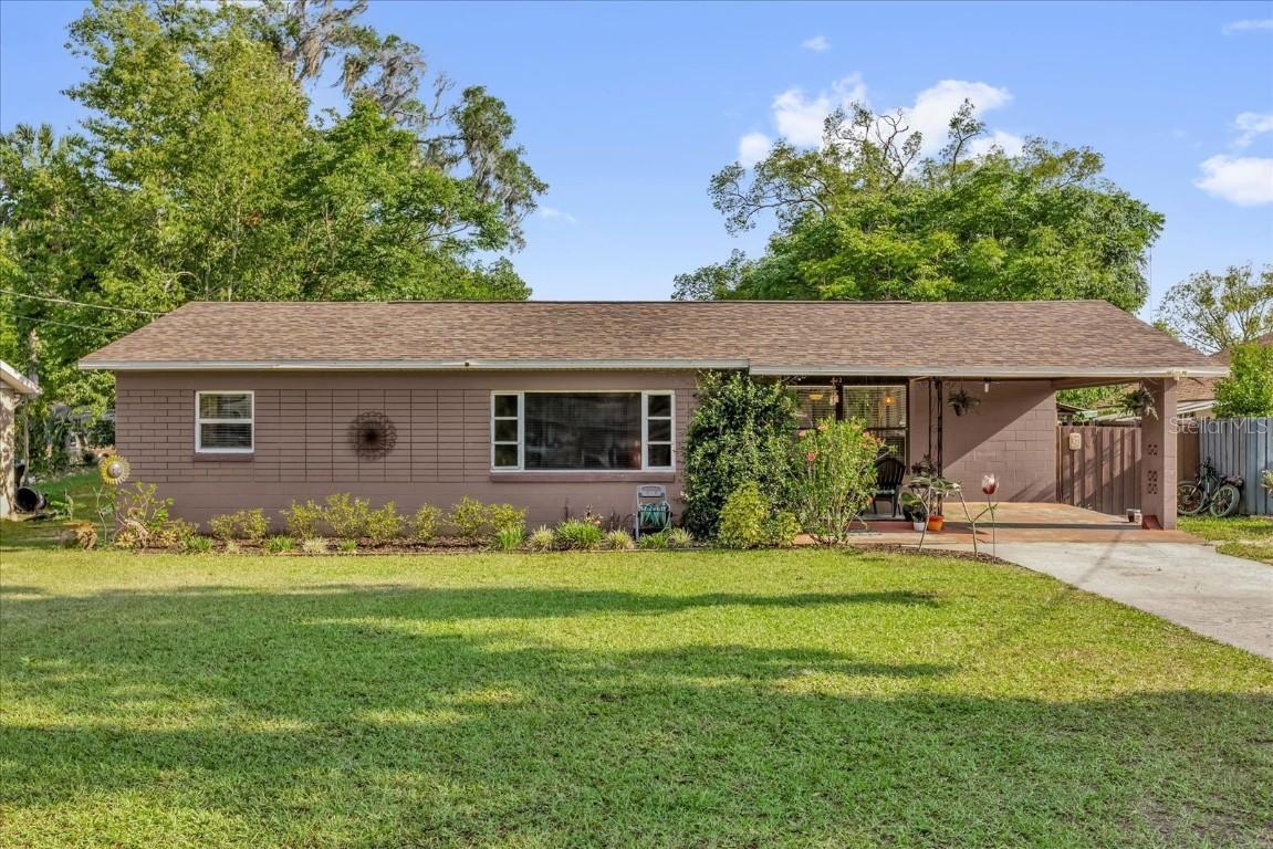 512 Dixson St., Orange City, FL 32763