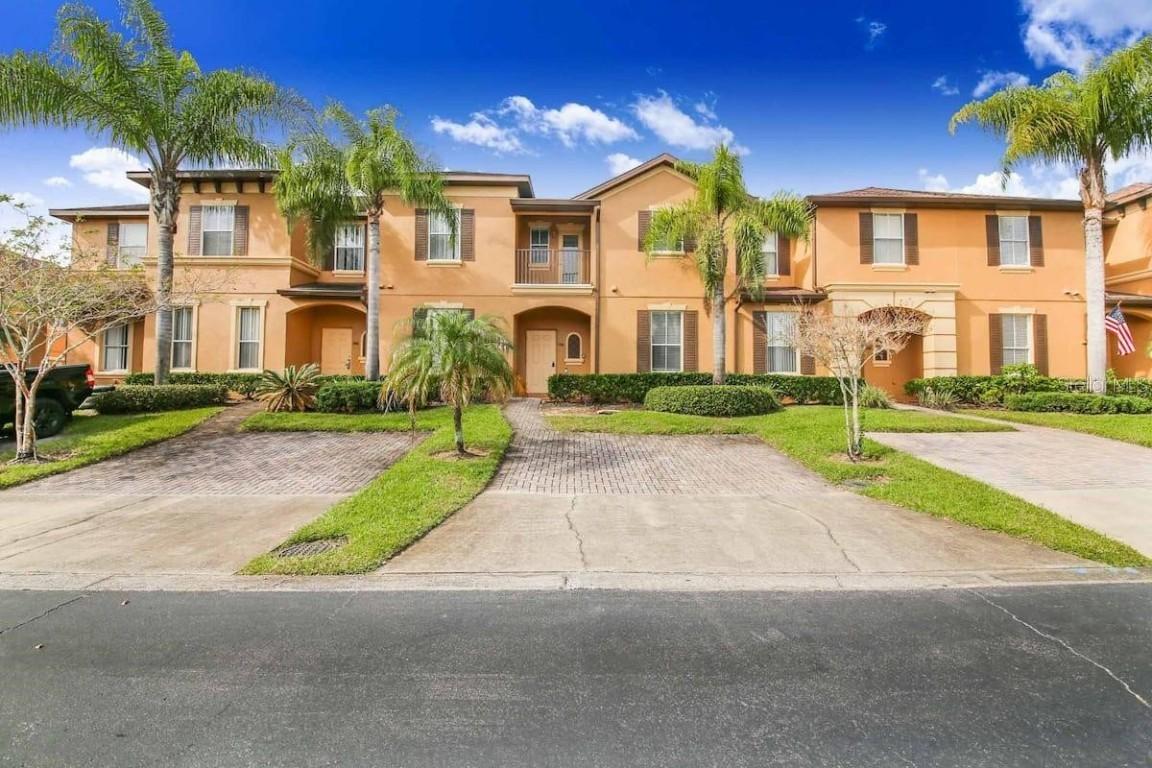 936 Calabria Ave., Davenport, FL 33897