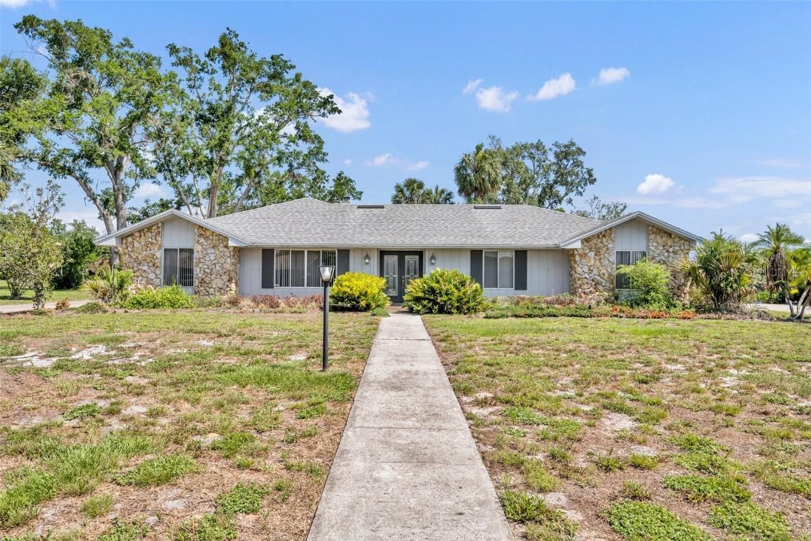 1115 Lake Francis Dr., Apopka, FL 32712