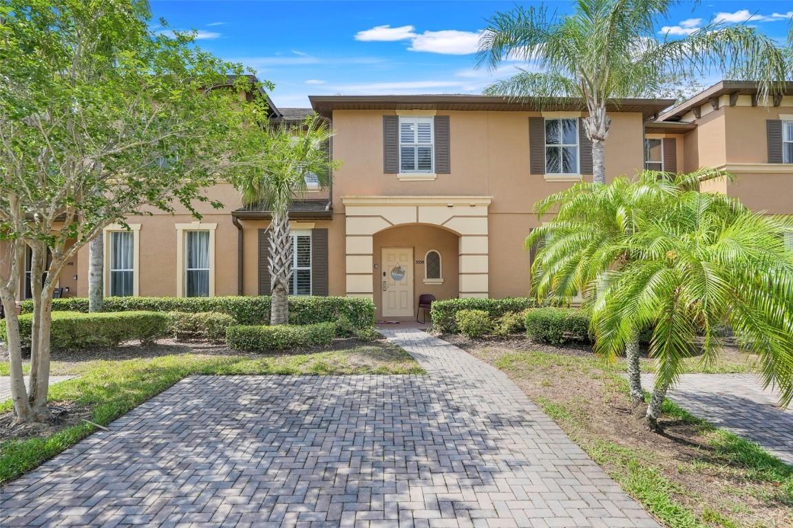 3938 Calabria Ave., Davenport, FL 33897