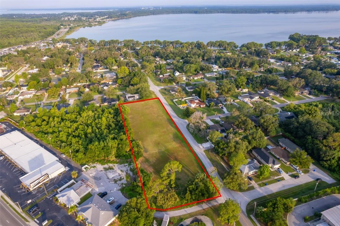 W Nelson St., Tavares, FL 32778