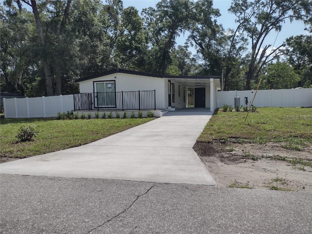 31700 Orange St., Sorrento, FL 32776
