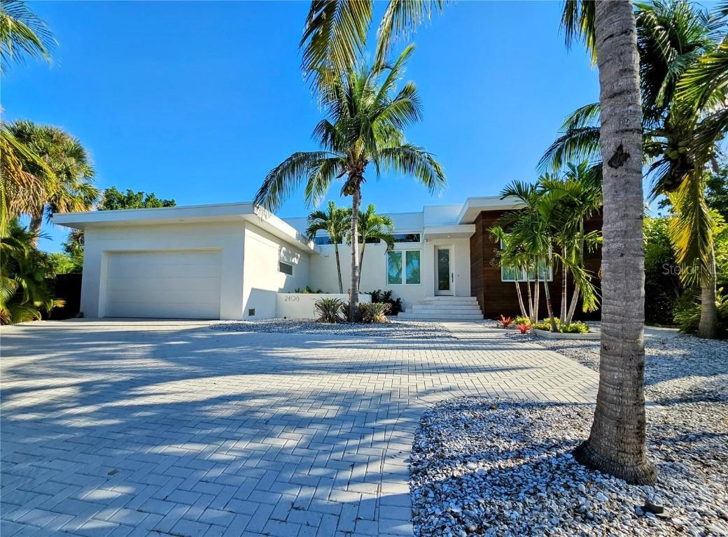 2408 Nassau St., Sarasota, FL 34231