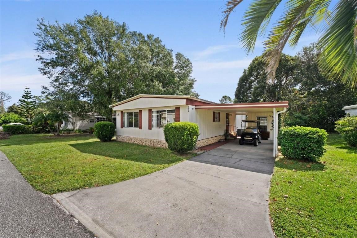 2060 Lamplight Cir., Mount Dora, FL 32757