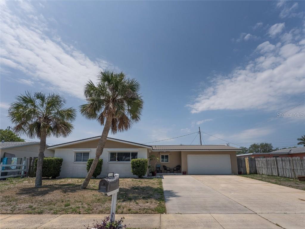 1395 Floral Ln., Merritt Island, FL 32952