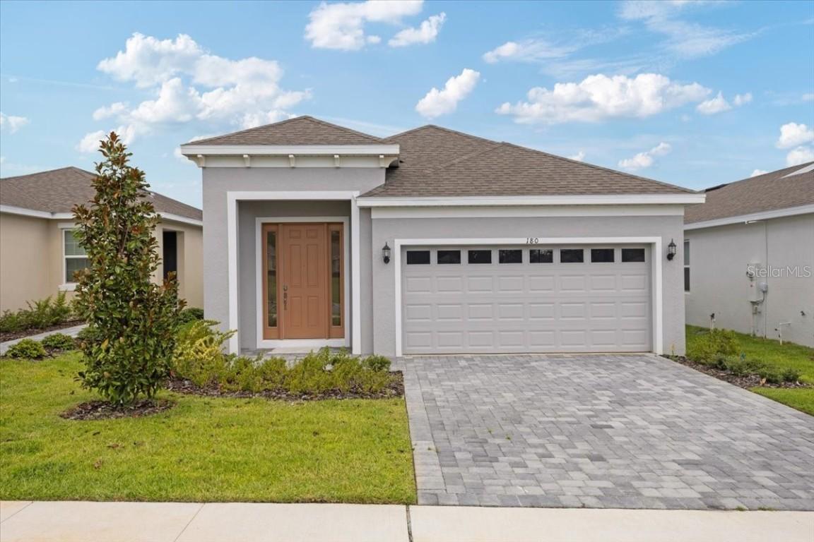 180 Duckweed Ave., Fruitland Park, FL 34731