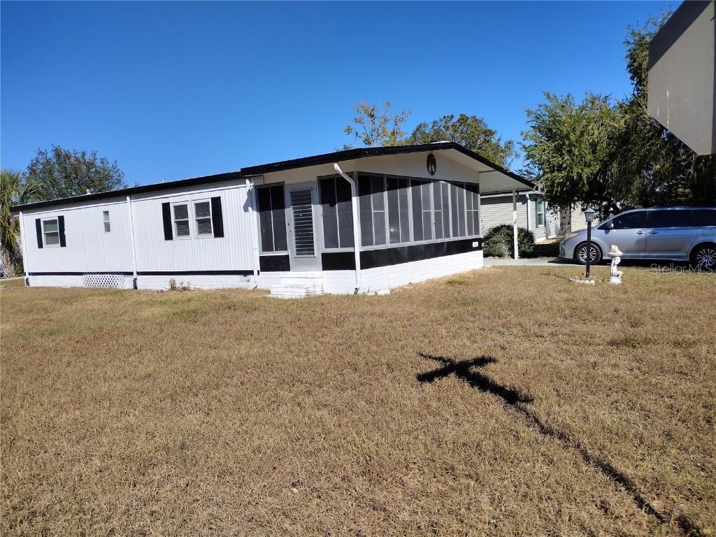 925 Beechwood Ave., Lady Lake, FL 32159
