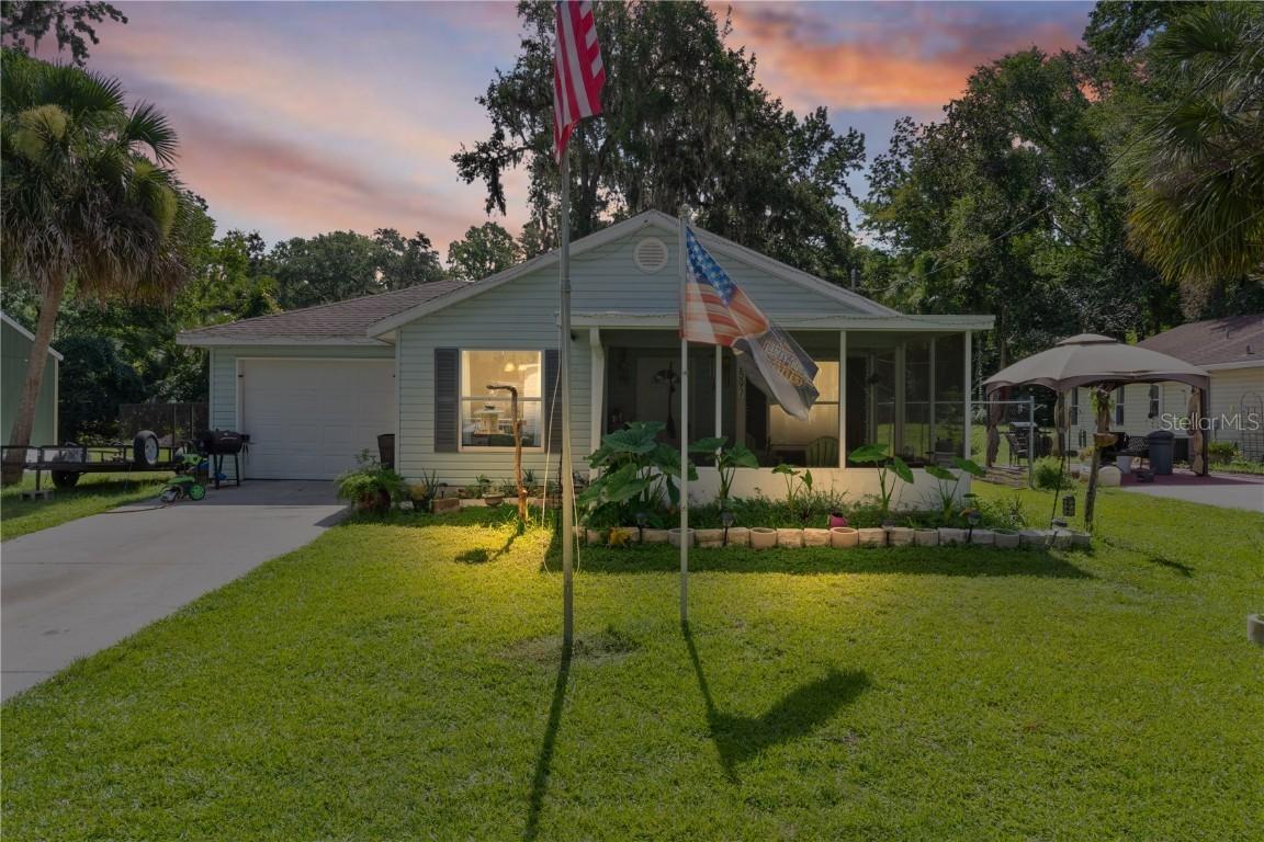 2597 Cr 426f, Lake Panasoffkee, FL 33538