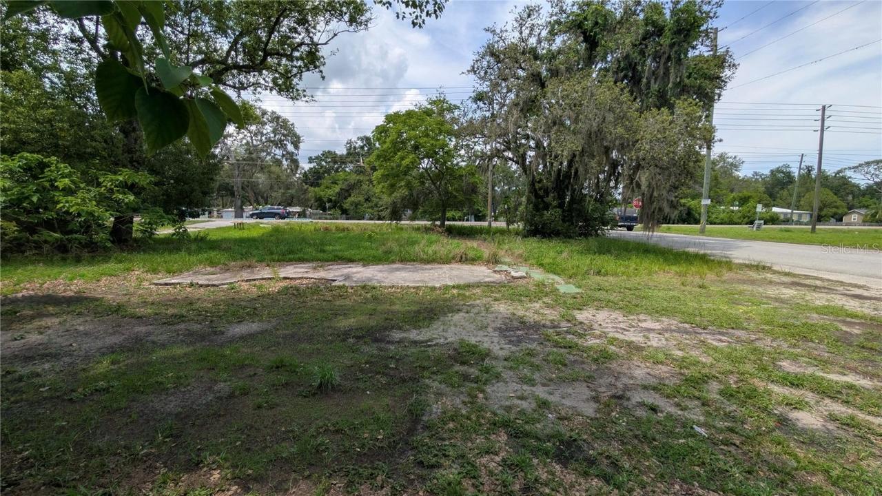4945 Court St., Zephyrhills, FL 33541