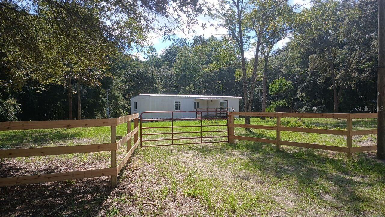 11111 NE 101st Ter., Archer, FL 32618