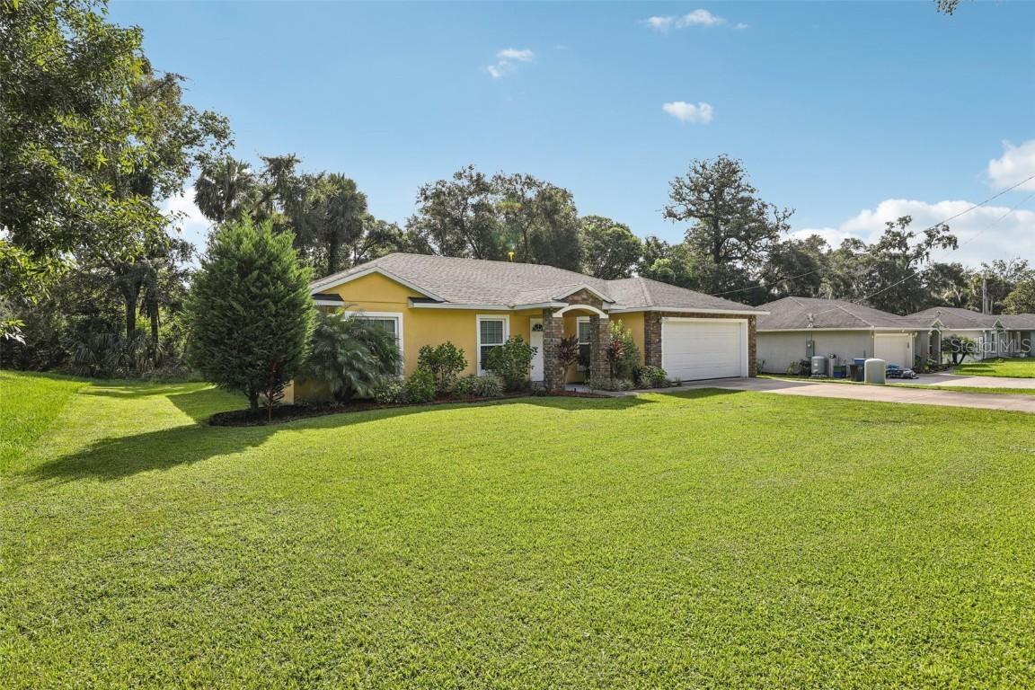 395 Alcazar Ave., De Leon Springs, FL 32130