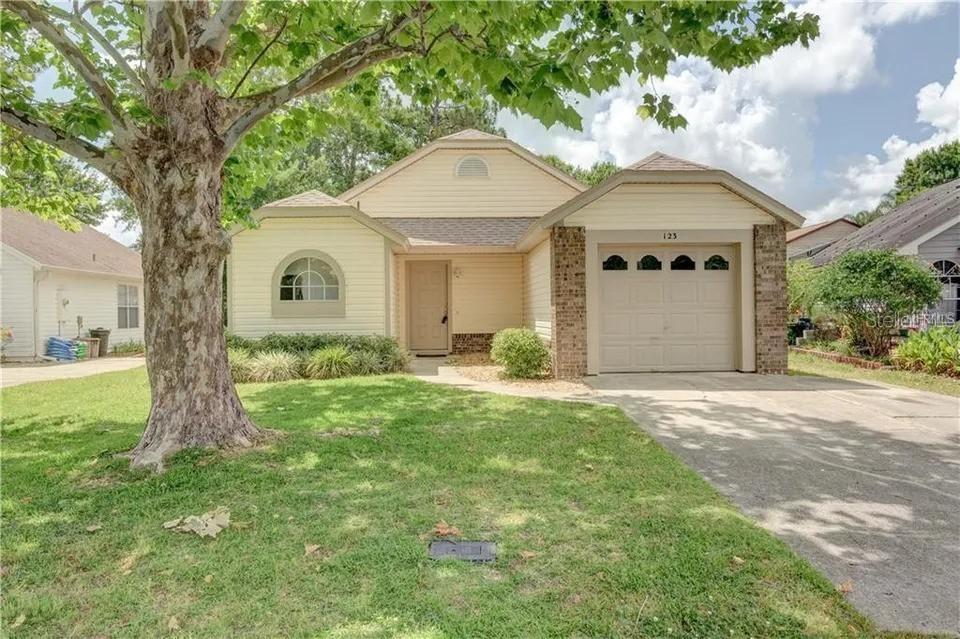 123 Edgewater Cir, Sanford, FL 32773