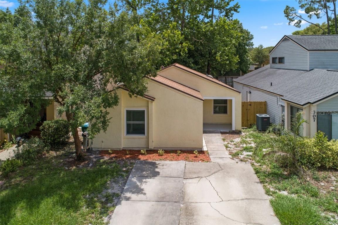309 Kirkcaldy Dr., Winter Springs, FL 32708