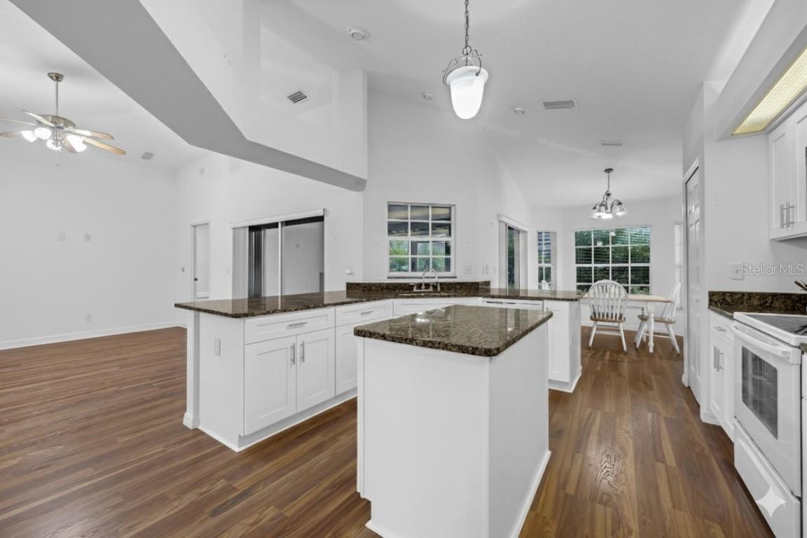 4970 Abaco Dr., Tavares, FL 32778