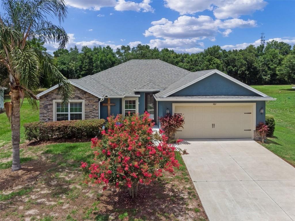 382 Lake St., Umatilla, FL 32784
