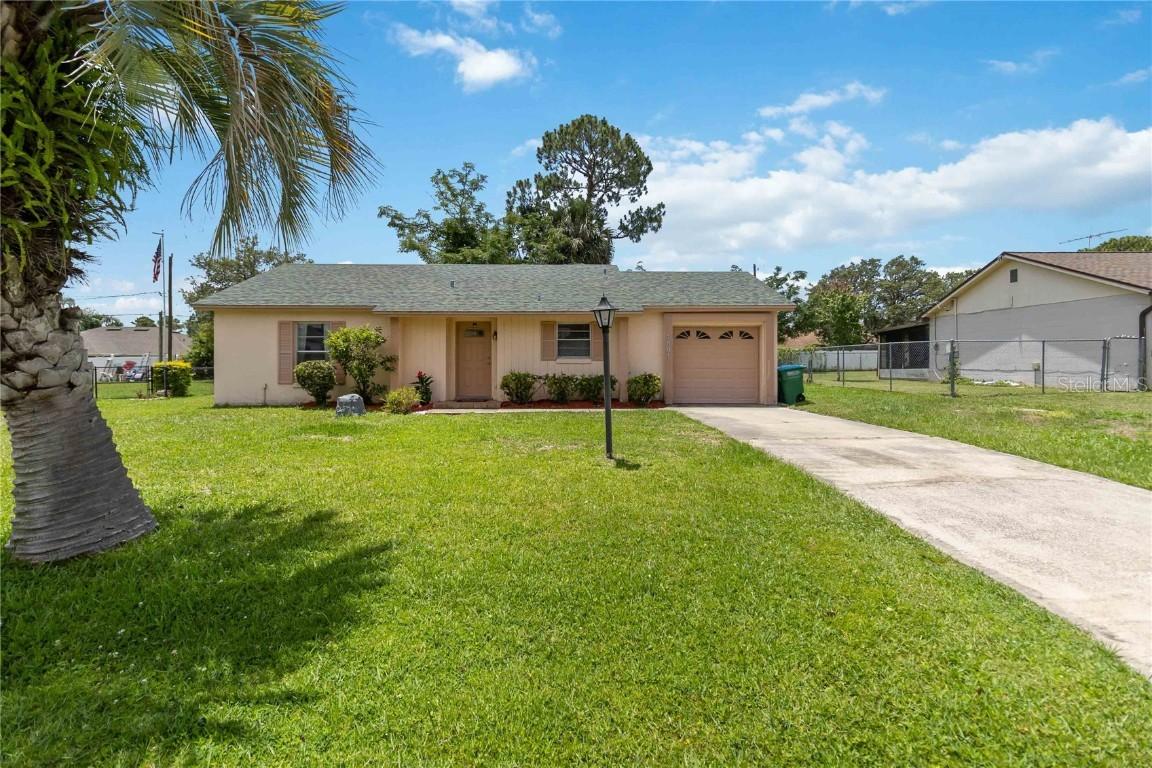 1591 Pendleton St., Deltona, FL 32725